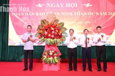 Chủ tịch UBND tỉnh Tô Anh Dũng dự Ngày hội Toàn dân bảo vệ an ninh Tổ quốc tại phường Tĩnh Gia