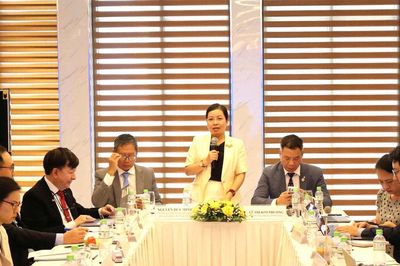 Trao đổi về cơ chế, chính sách và kinh nghiệm quốc tế trong tạo thuận lợi thương mại và logistics