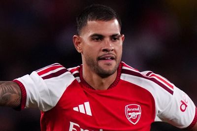 Bruno Guimaraes ra mắt Arsenal ấn tượng trong trận hòa Como 1-1 trước thềm mùa giải mới