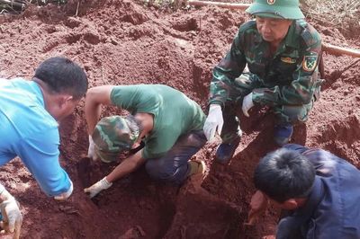 Phát hiện, quy tập thêm 2 hài cốt liệt sĩ tại xã Ia Boòng