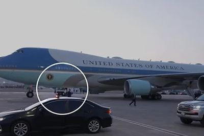 Màn đổi máy bay của ông Trump và những chuyến đi bí mật của Tổng thống Mỹ