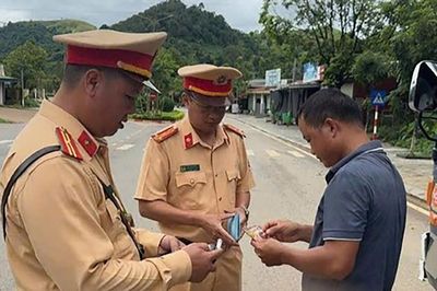 Doanh nghiệp vận tải phải tuân thủ pháp luật về giao thông