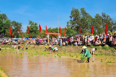 Giữ hồn lễ hội truyền thống