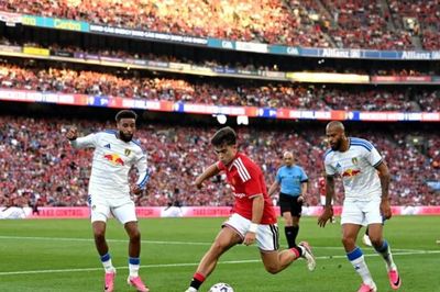 Màn trình diễn rực rỡ trước Leeds giúp Harry Amass mở ra lối đi mới cho Manchester United
