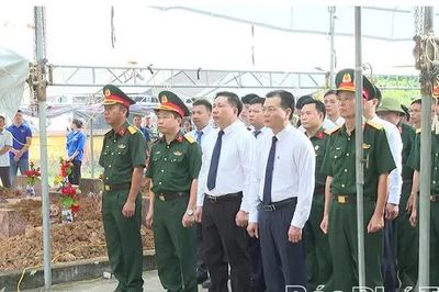 Lấy mẫu ADN hài cốt liệt sĩ chưa xác định danh tính tại xã Bình Xuyên