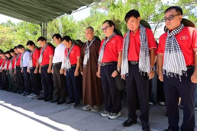 Đoàn cán bộ tuyên giáo và báo chí TP.HCM tiếp tục hành trình tri ân tại 'miền đất lửa' Quảng Trị