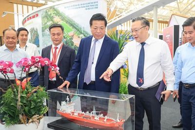 Bộ trưởng Trần Hồng Minh kêu gọi hiến tặng tư liệu, hiện vật lưu giữ lịch sử ngành
