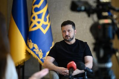 Ông Zelensky: 'Ukraine sẽ chặn toàn bộ tên lửa Nga nếu có 10% kho Patriot của Mỹ'