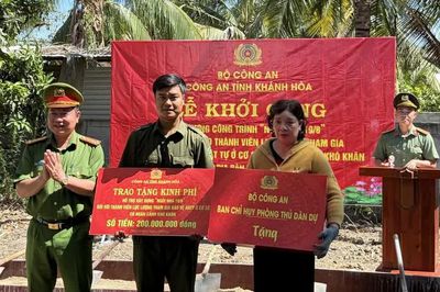 Công an Khánh Hòa xây 'Ngôi nhà 19/8' tặng Tổ phó Tổ An ninh trật tự