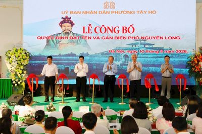 Phường Tây Hồ gắn biển tên phố Nguyễn Long