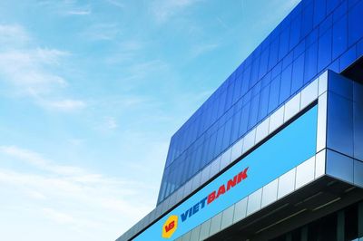 Vietbank (VBB) chào bán hơn 296 triệu cổ phiếu, lợi nhuận quý II tăng vọt gấp 2,9 lần