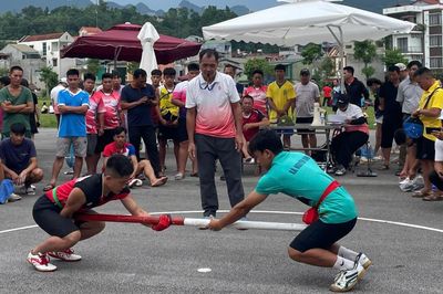 Sôi nổi tranh tài môn đẩy gậy, kéo co tại Đại hội Thể dục thể thao tỉnh lần thứ X