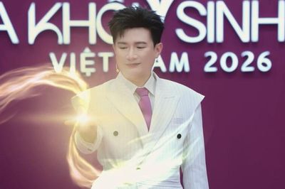 Dược Sĩ Tiến biến cuộc thi sắc đẹp thành 'vũ trụ phép thuật', khán giả tranh luận vì quá khác thường