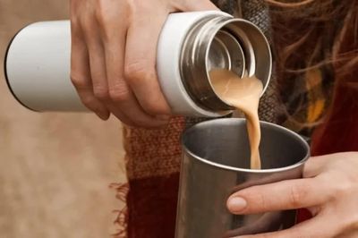 Thích mang cà phê trong bình giữ nhiệt: Đây là 4 điều bạn cần biết trước khi uống