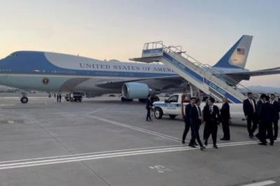 Ông Donald Trump 'bí mật' đổi chuyên cơ khi rời khỏi Thổ Nhĩ Kỳ