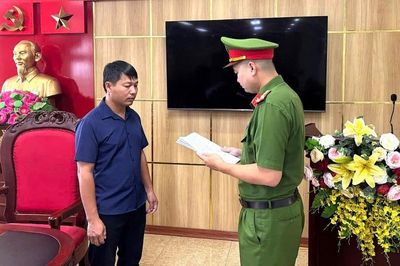 Quảng Ninh: Khởi tố người tập kết hơn 163 tấn chất thải trên đất trồng lúa