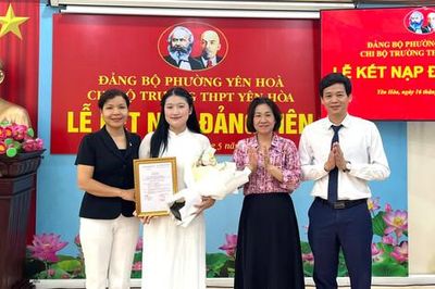 Hà Nội phấn đấu mỗi năm giới thiệu hơn 1.000 học sinh học lớp tìm hiểu về Đảng