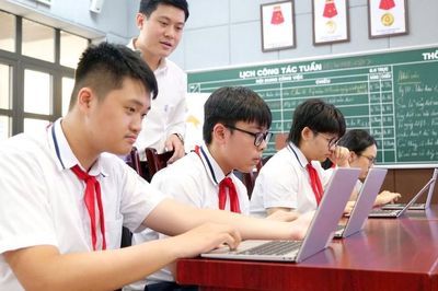 Tránh biến hiệu trưởng thành 'nút cổ chai' sau sáp nhập trường học