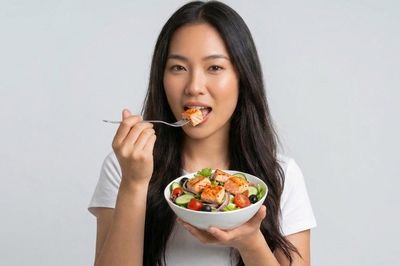 8 loại thực phẩm phụ nữ nên ăn mỗi ngày để chống lão hóa da