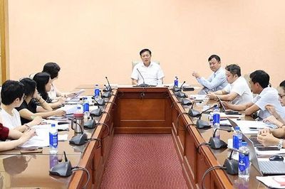 Việt Nam đặt mục tiêu đưa tỷ số giới tính khi sinh xuống dưới 106 vào năm 2035