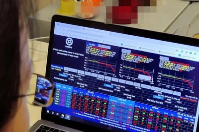 Áp lực bán diện rộng, VN-Index giảm thêm 36,55 điểm