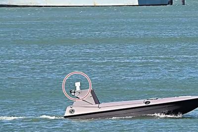 Camera trên xuồng robot Anh 'lén truyền dữ liệu ra nước ngoài'