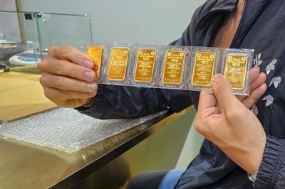 Giá vàng miếng rơi mạnh, mất 1 triệu đồng/lượng chỉ sau một đêm