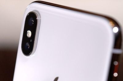 iPhone X thành đồ cổ