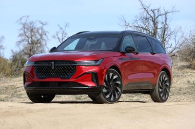 Ford sẽ chuyển dây chuyền sản xuất từ Trung Quốc về Mỹ từ năm 2030