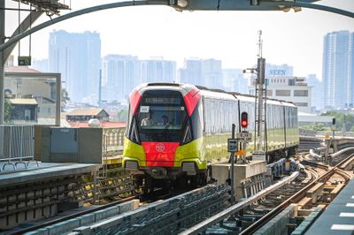 Lần đầu tiên người dân có thể đặt xe công nghệ và vé metro cùng lúc