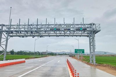 Từ 14h hôm nay, phương tiện đi cao tốc Quảng Ngãi - Nha Trang phải trả phí thế nào?