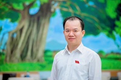 Điểm số kỳ thi rất quan trọng, nhưng quan trọng hơn là hình thành nhân cách trung thực, bản lĩnh văn hóa và tinh thần trách nhiệm