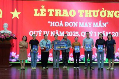 Trao thưởng 300 triệu đồng tại chương trình Hóa đơn may mắn Đà Nẵng quý II/2026