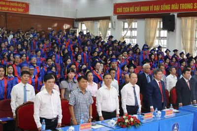 Trường ĐH Tây Nguyên trao bằng tốt nghiệp cho 311 tiến sĩ, thạc sĩ và cử nhân