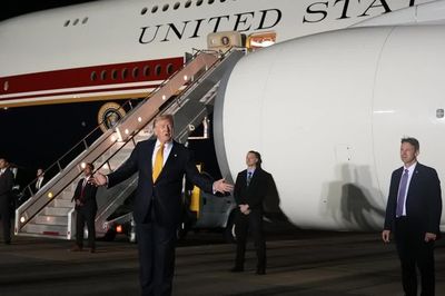 CIA nghi ngờ mối đe dọa trong vụ Tổng thống Trump bí mật đổi máy bay