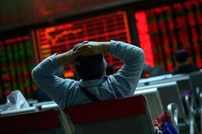 Cổ phiếu trụ bị bán mạnh, VN-Index 'rơi' 64 điểm sau 2 phiên