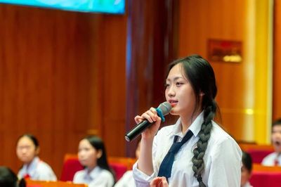 Lãnh đạo tỉnh Quảng Ninh đối thoại truyền cảm hứng với Gen Z