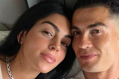 Hợp đồng hôn nhân của Ronaldo với vợ người mẫu
