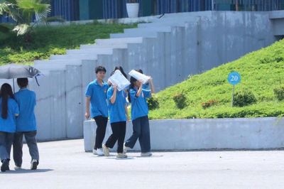Đề môn Ngữ văn thi lại tốt nghiệp tại điểm thi Trường THPT Chuyên Tuyên Quang