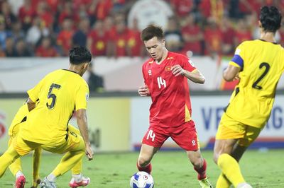 Tuyển Việt Nam đấu Malaysia: Khó lường như HLV Kim Sang Sik