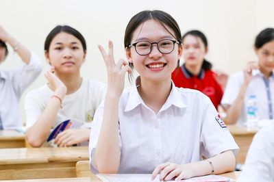 Bộ GD-ĐT lấy ý kiến về phương án thi lớp 10 chỉ gồm 2 môn Toán, Văn