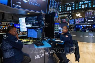 Chứng khoán Mỹ: S&P 500 lập kỷ lục mới nhờ tín hiệu lạm phát hạ nhiệt