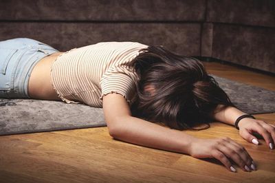 Người phụ nữ 33 tuổi nguy kịch sau khi uống nước, bác sĩ cảnh báo thói quen 'cực độc'