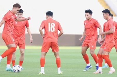 AFF Cup 2026: Tuyển Việt Nam tập trên mặt sân cỏ 'lạ' ở Malaysia trước trận bán kết lượt đi