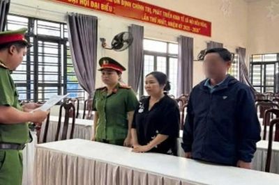 Bắt tạm giam Trưởng phân trường 'làm ngơ' cho 'vàng tặc' lộng hành khai thác trái phép