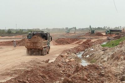'Vượt nắng, thắng mưa', tăng tốc thi công tuyến đường gần 1.500 tỷ đồng tại Hà Tĩnh