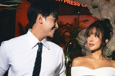 Diệp Lâm Anh công khai thể hiện cử chỉ ngọt ngào với tình trẻ kém 11 tuổi