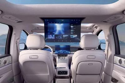 SUV dài hơn 5,1 mét, công suất 784 mã lực, giá chưa tới 900 triệu đồng