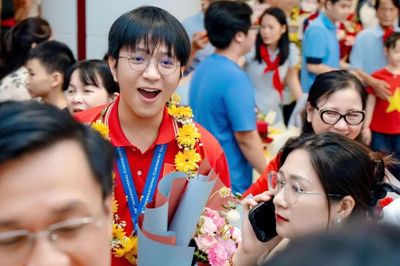 Cú đúp HCV Olympic Hóa học của cậu học trò lớn lên trong gia đình Y, Dược