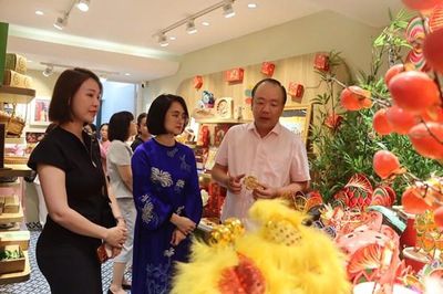 'Rằm rộ phố cổ' – Mở rộng không gian thị trường cho hàng Việt